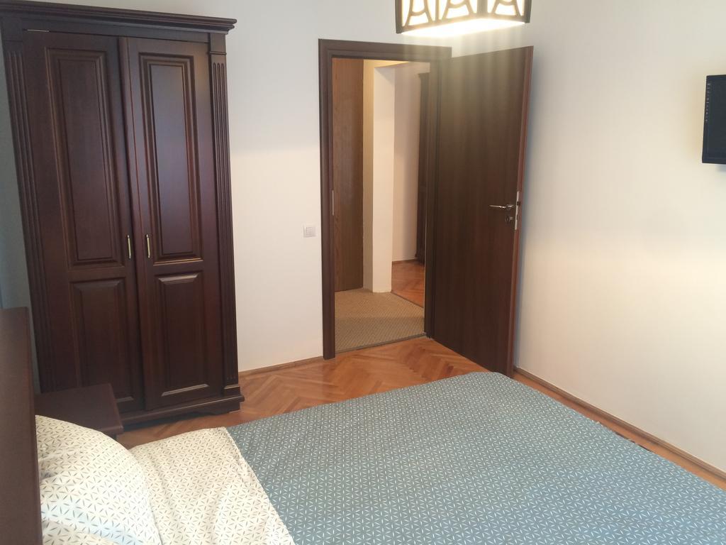 Apartment KronDays Braşov Buitenkant foto